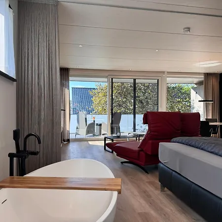 Schatzkiste 3 דירה *